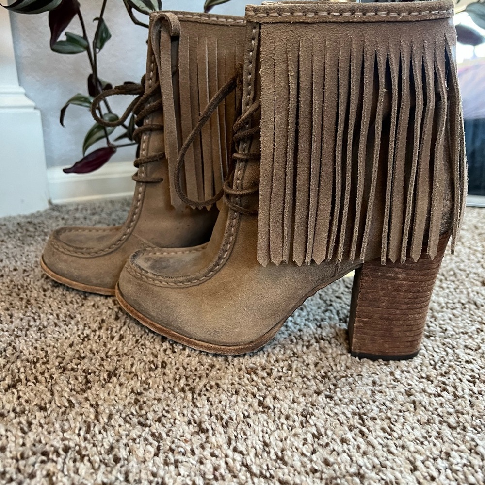 Frye Parker boot size 8